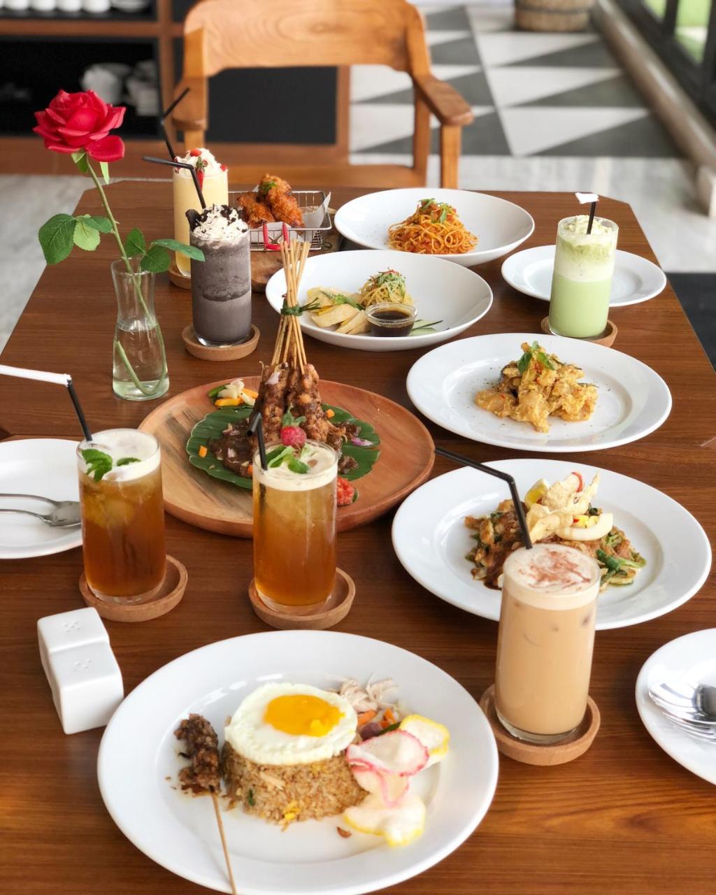 Eightin Hotel Sudirman Jakarta Ngoại thất bức ảnh